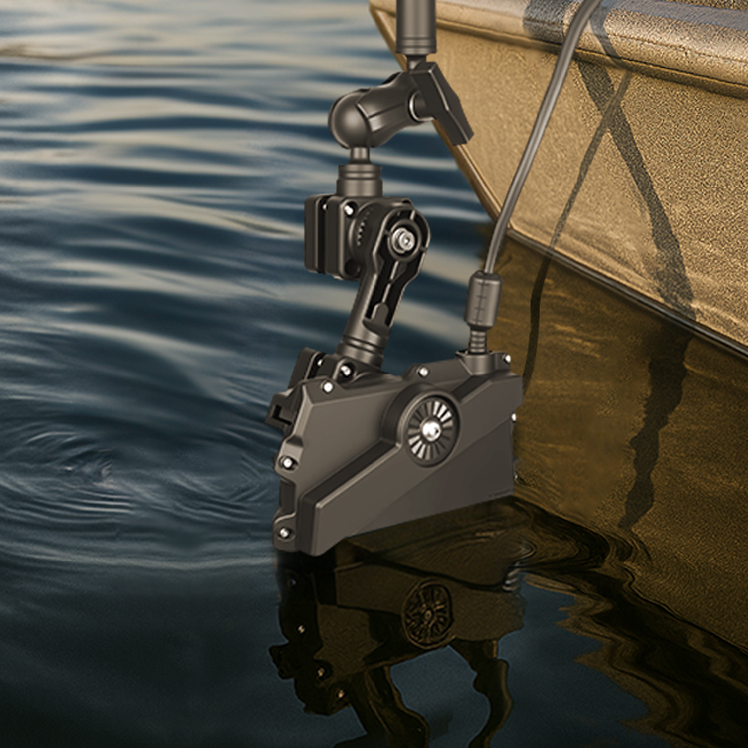 غطاء حماية لجهاز Garmin LVS34  - مراجعة Fish Finder وسعره